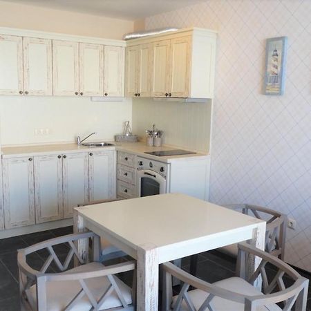Captain'S Island Deluxe Chernomorets Bagian luar foto