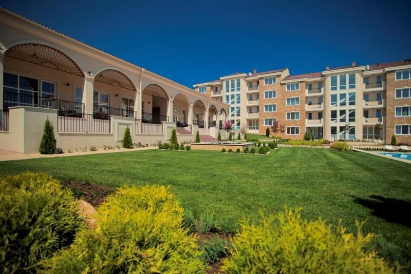 Captain'S Island Deluxe Chernomorets Bagian luar foto