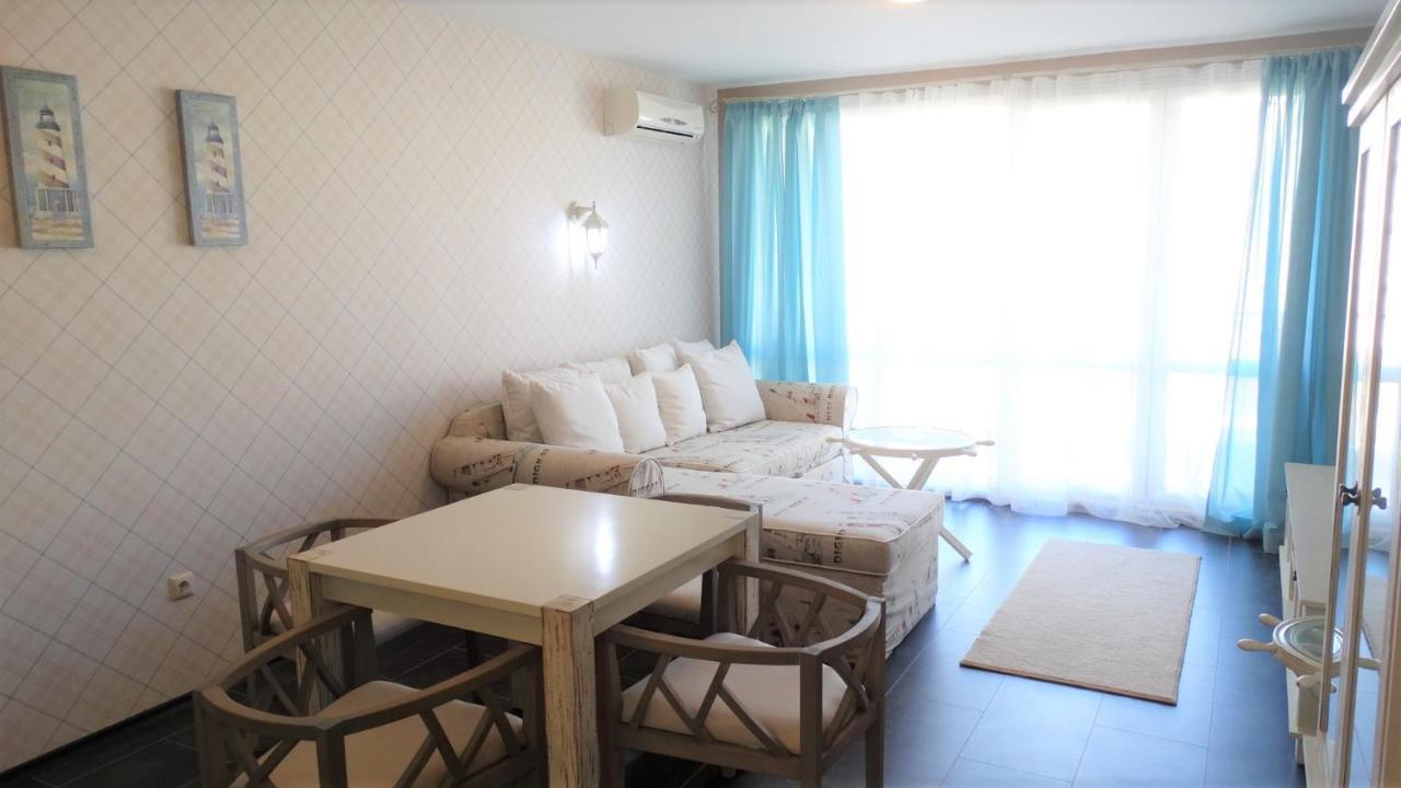 Captain'S Island Deluxe Chernomorets Bagian luar foto