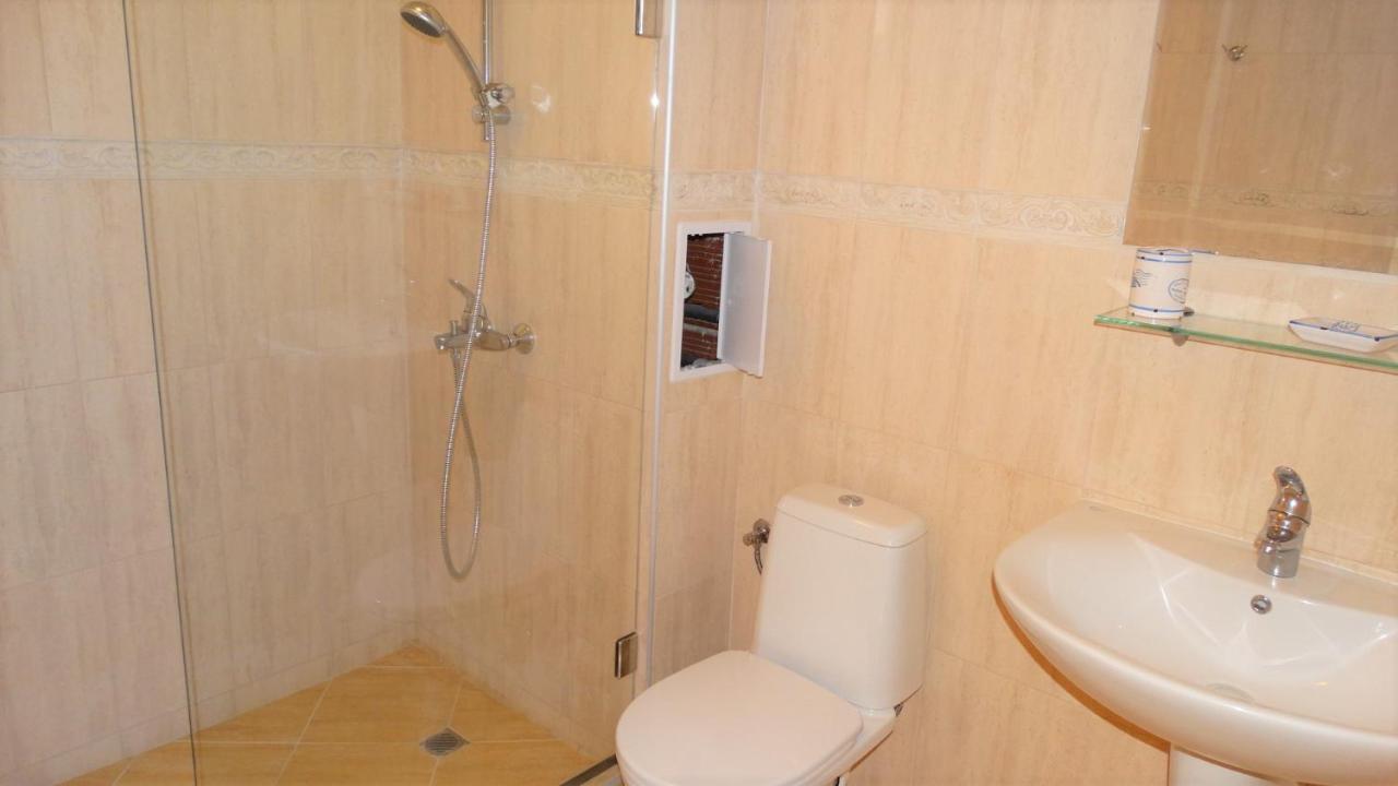 Captain'S Island Deluxe Chernomorets Bagian luar foto