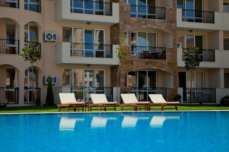 Captain'S Island Deluxe Chernomorets Bagian luar foto